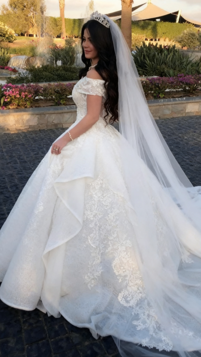 Vintage Bridal Gown Ball Gown Off The Shoulder White Lace Wedding Dresses Minimalist Bridal Gowns DP1191