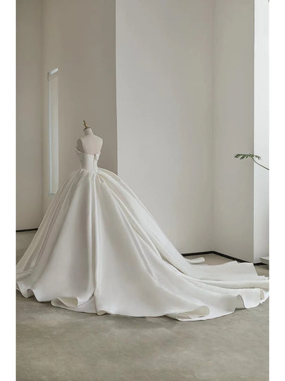Romantic Bridal Gown Ball Gown Sweetheart Satin White Wedding Dresses Minimalist Bridal Gowns DP1209