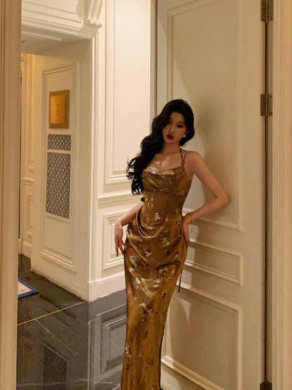 Edle Meerjungfrau Spaghettiträger Gold Satin Langes Kleid zum 18. Geburtstag Partykleid 21. Geburtstag Outfits Geburtstagskleid Ideen für Frauen DP1311
