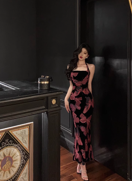 Edles Etuikleid in Rosa mit Neckholder, langes Kleid zum 18. Geburtstag, Partykleid zum 21. Geburtstag, Outfits für Geburtstagskleider für Frauen, DP1315
