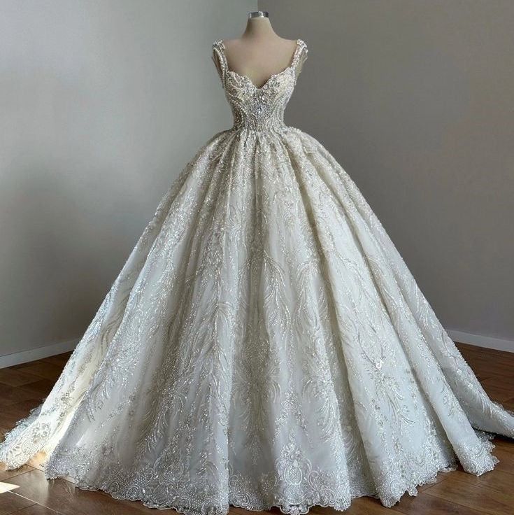 Classic Bridal Gown Ball Gown Spaghetti Straps Sequin White Wedding Dresses Minimalist Bridal Gowns DP1330