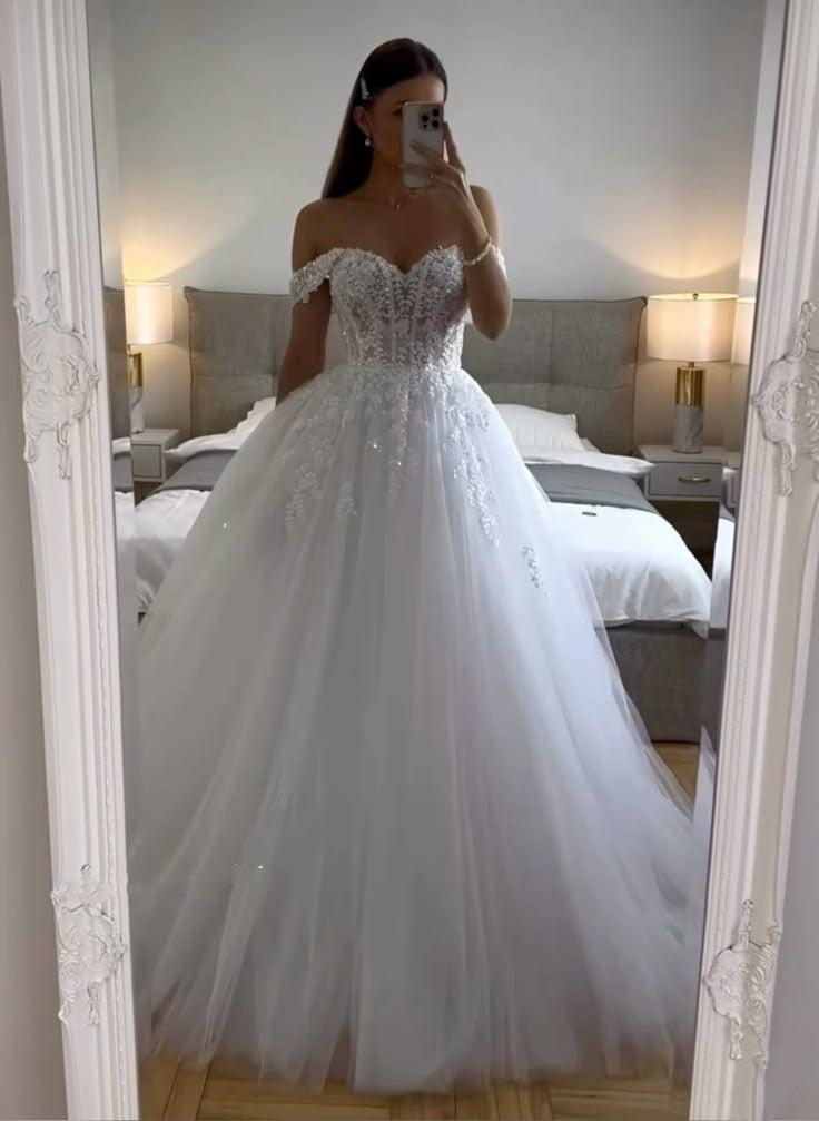 Ethereal Wedding Dress Ball Gown Off The Shoulder Tulle White Wedding Dresses Bridal Gowns DP1321