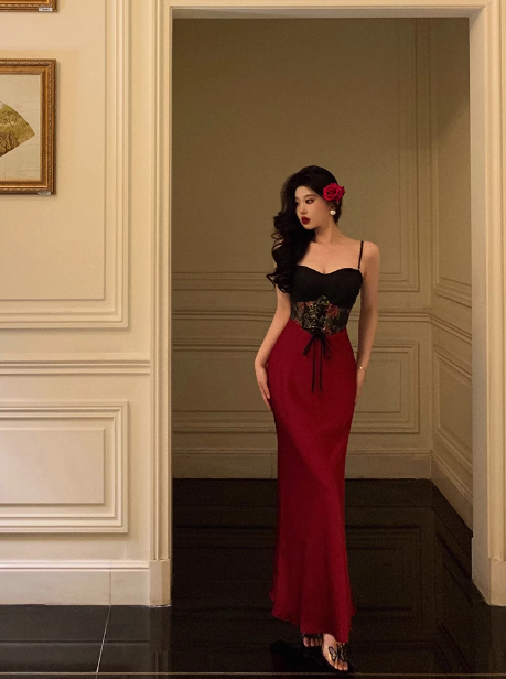 Edle Meerjungfrau Spaghettiträger Rot Langes Kleid zum 18. Geburtstag Partykleid 21. Geburtstag Outfits Geburtstagskleid Ideen für Frauen DP1395