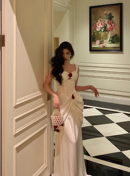 Elegante Meerjungfrau-Träger, weißes Satin, ärmellos, Kleider zum 21. Geburtstag, Abendkleid, Geburtstags-Outfits, Geburtstagskleid-Ideen für Frauen, DP1410