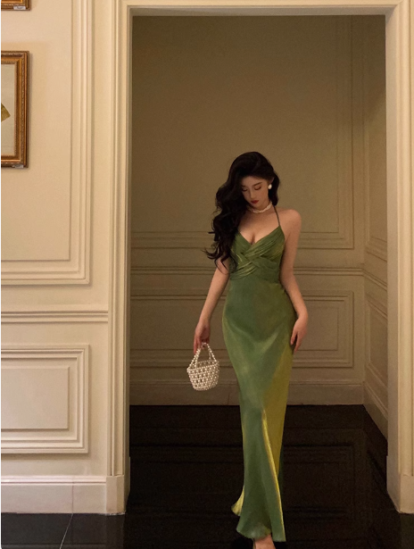 Elegantes Etuikleid mit Spaghettiträgern, grün, ärmellos, burgunderrot, Kleid zum 23. Geburtstag, Partykleid, Geburtstags-Outfits, Geburtstagskleid-Ideen für Frauen, DP1413