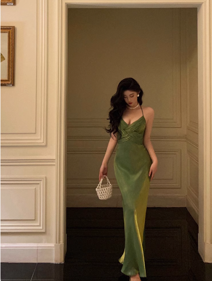 Elegantes Etuikleid mit Spaghettiträgern, grün, ärmellos, burgunderrot, Kleid zum 23. Geburtstag, Partykleid, Geburtstags-Outfits, Geburtstagskleid-Ideen für Frauen, DP1413