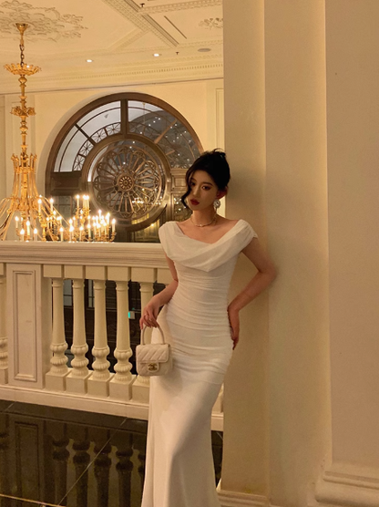 Elegantes Etuikleid mit Spaghettiträgern, weiß, ärmellos, 23. Geburtstagskleid, Partykleid, Geburtstags-Outfits, Geburtstagskleid-Ideen für Frauen, DP1414