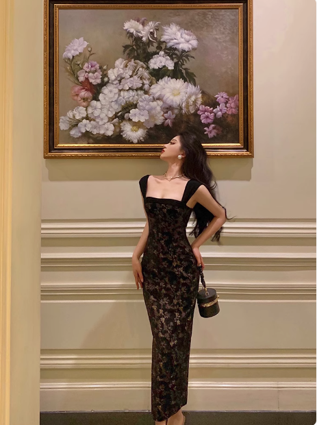 Elegantes Etuikleid mit quadratischem Ausschnitt, schwarzes Blumenmuster, ärmellos, 23. Geburtstagskleid, Partykleid, Geburtstags-Outfits, Geburtstagskleid-Ideen für Frauen, DP1424