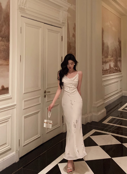 Elegantes Etuikleid mit Spaghettiträgern in Weiß, Kleid zum 21. Geburtstag, Partykleid, Geburtstags-Outfits, Geburtstagskleid-Ideen für Frauen, DP1428