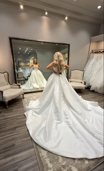Classic Brides Dress Ball Gown Sweetheart Lace White Wedding Dresses Minimalist Bridal Gowns DP1605