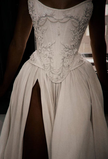 Romantic Bridal Dress A line Sweetheart Satin White Slit Wedding Dresses Minimalist Bridal Gowns DP1619
