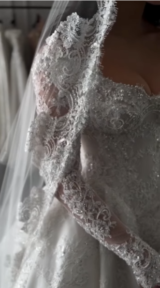 Elegantes Brautkleid Ballkleid aus der Schulter weiße Spitze Brautkleider minimalistischen Brautkleider DP1620