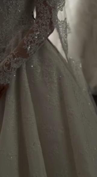Elegantes Brautkleid Ballkleid aus der Schulter weiße Spitze Brautkleider minimalistischen Brautkleider DP1620