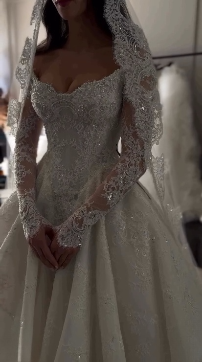 Elegantes Brautkleid Ballkleid aus der Schulter weiße Spitze Brautkleider minimalistischen Brautkleider DP1620