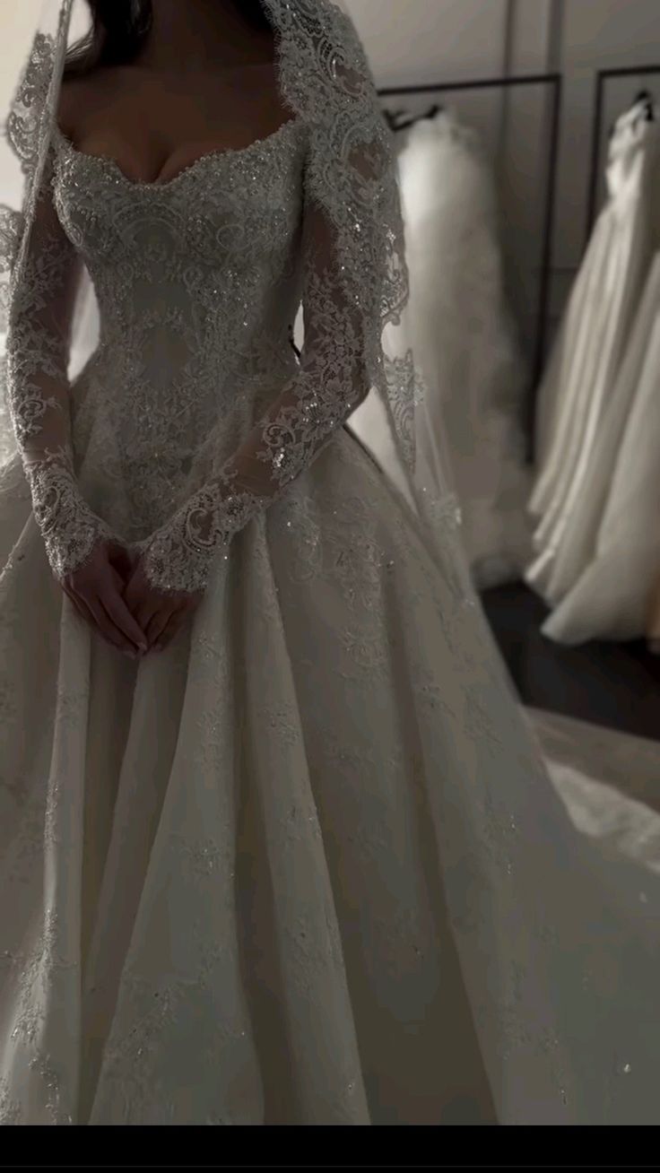 Elegantes Brautkleid Ballkleid aus der Schulter weiße Spitze Brautkleider minimalistischen Brautkleider DP1620