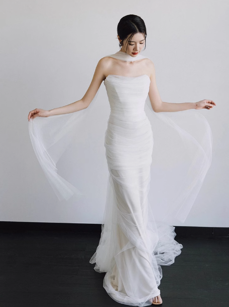 Romantisches Brautkleid Meerjungfrau trägerlos Tüll weiße Brautkleider minimalistische Brautkleider DP1667