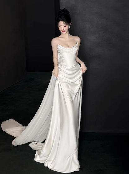 Romantisches Brautkleid Meerjungfrau trägerloses Satin weiße Brautkleider minimalistische Brautkleider DP1668
