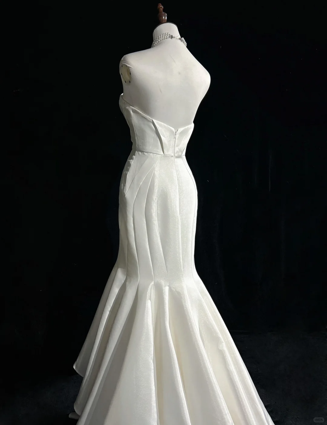 Classic Bridal Gown Mermaid Sweetheart Satin White Wedding Dresses Minimalist Bridal Gowns DP1691