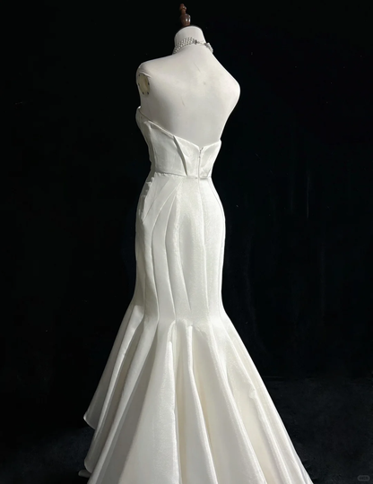 Classic Bridal Gown Mermaid Sweetheart Satin White Wedding Dresses Minimalist Bridal Gowns DP1691