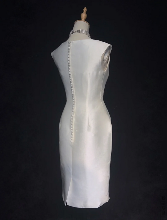 Classic Bridal Gown Sheath Short Satin White Wedding Dresses Minimalist Bridal Gowns DP1692