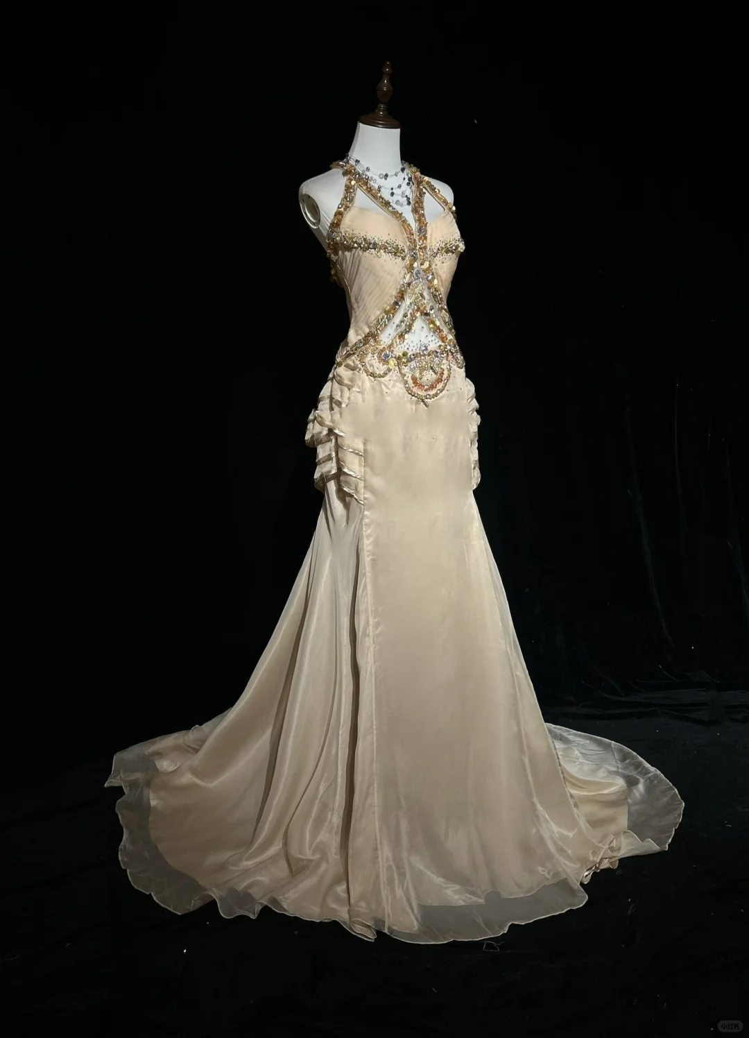Vintage A Line Halter Chiffon Champagne Long Prom Dress Party Dress Evening Dresses DP1693