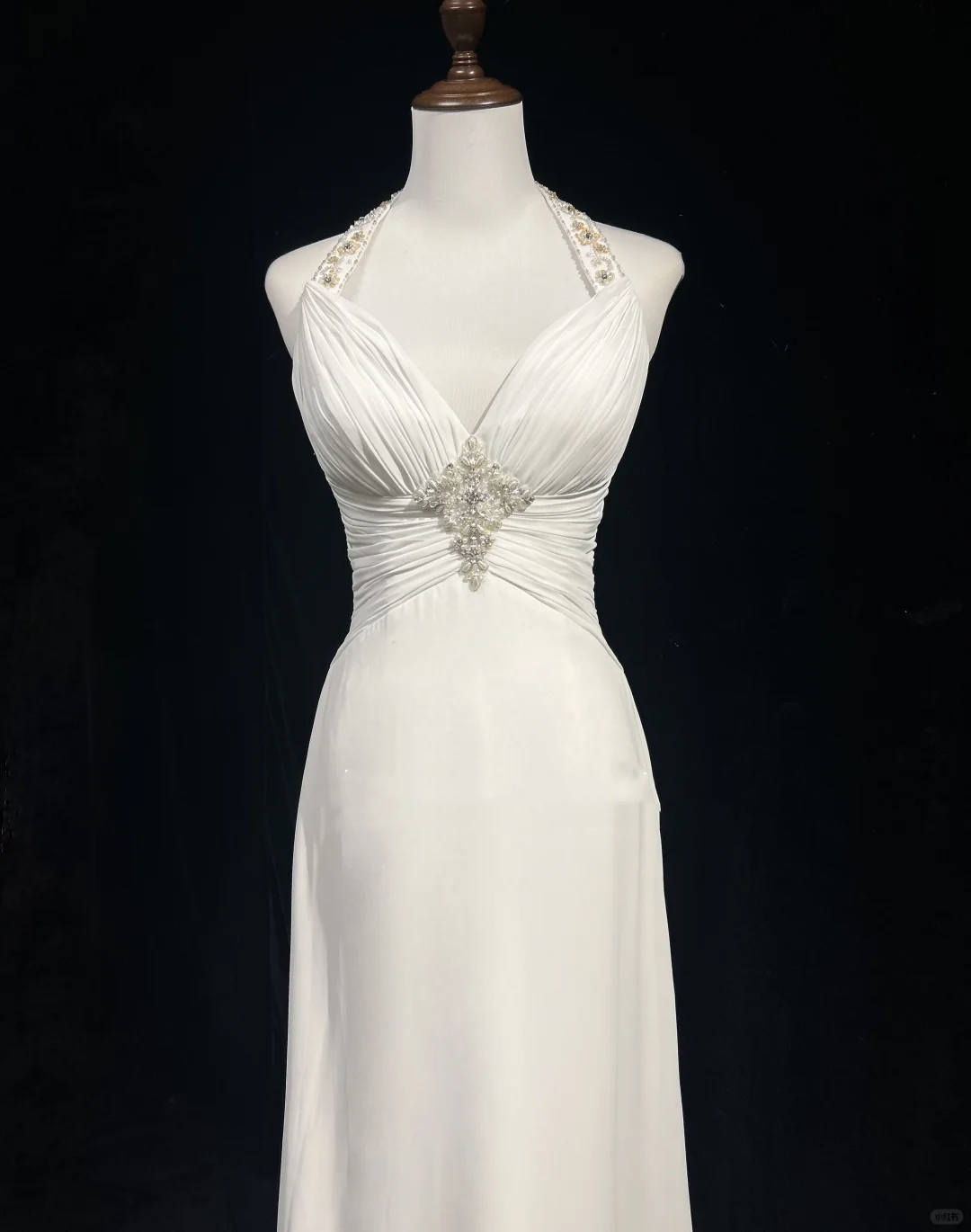 Classic Bridal Gown A line Halter Chiffon White Wedding Dresses Minimalist Bridal Gowns DP1696