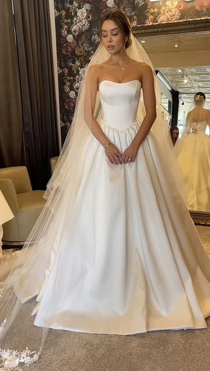 Hübsches Brautkleid Ballkleid Trägerlos Satin Weiß Lange Brautkleider Brautkleider DP1826