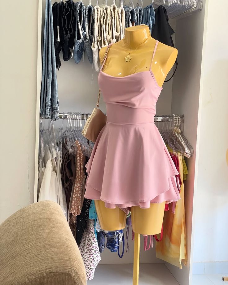 Süßes A-Linie Spaghettiträger Kurzes Sommer Satin Geburtstagskleid Hoco Kleid Geburtstagsoutfit 18. Geburtstag Mini Cocktailkleider DP1842