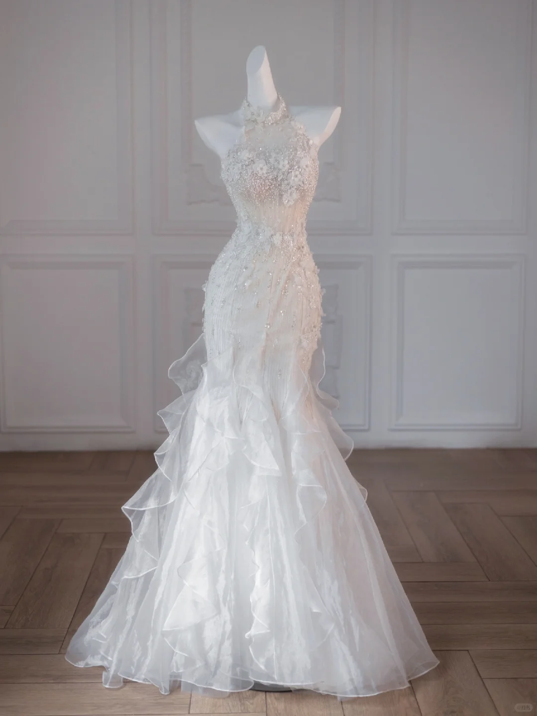 Hübsches Brautkleid Meerjungfrau High Neck Weiß Tüll Lange Brautkleider Brautkleider DP1856