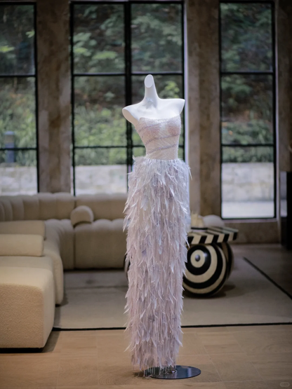 Wunderschönes trägerloses Meerjungfrau-Abschlussballkleid mit blauen Pailletten und langen Ärmeln, Partykleid, Abschlusskleider mit Federn, DP1963