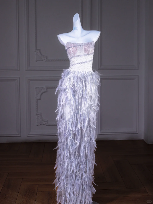 Wunderschönes trägerloses Meerjungfrau-Abschlussballkleid mit blauen Pailletten und langen Ärmeln, Partykleid, Abschlusskleider mit Federn, DP1963