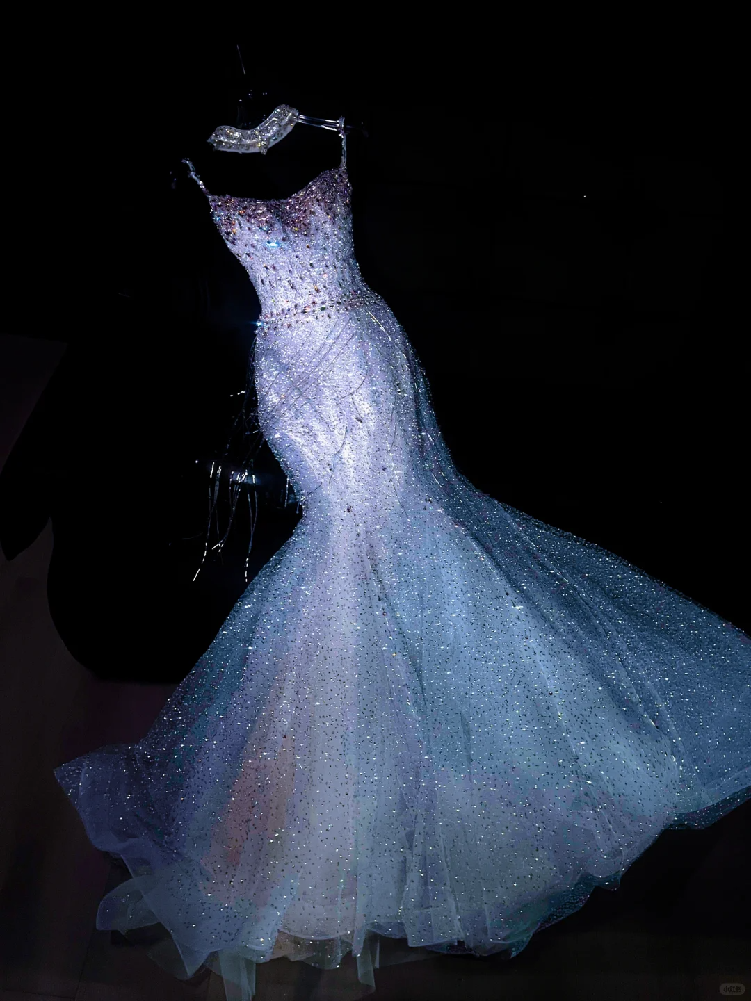 Wunderschöne Meerjungfrau Spaghettiträger Pailletten Langes Ballkleid Partykleid Abschlusskleider Mit Schleife DP1989