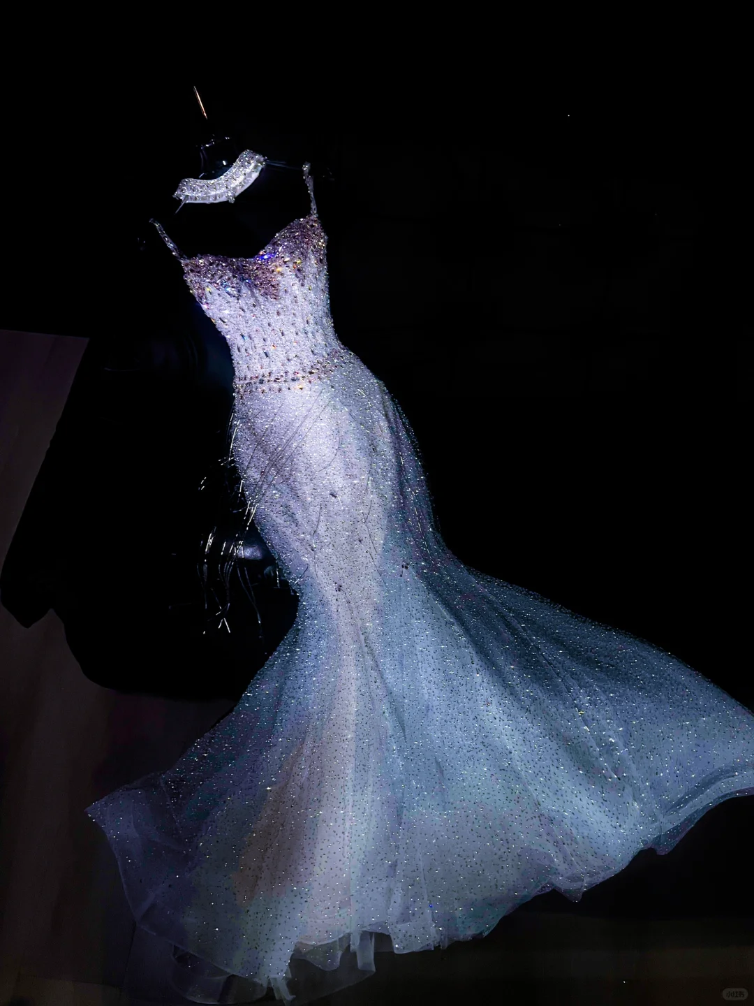 Wunderschöne Meerjungfrau Spaghettiträger Pailletten Langes Ballkleid Partykleid Abschlusskleider Mit Schleife DP1989