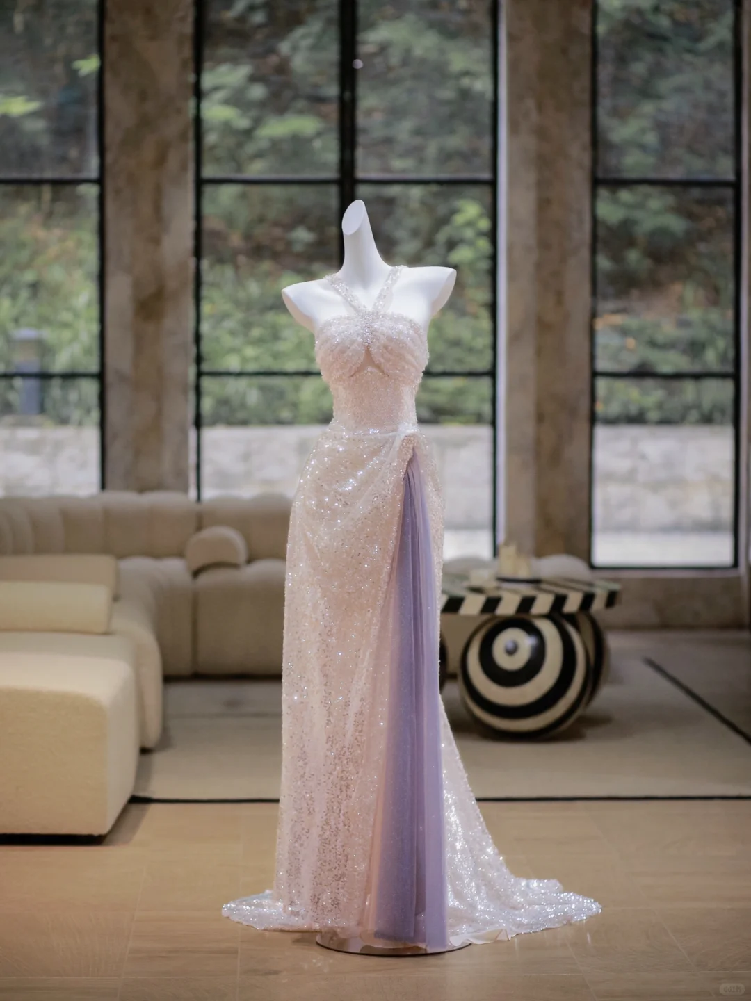 Wunderschöne Meerjungfrau Neckholder Silber Pailletten Schlitz Langes Ballkleid Partykleid Abschlusskleider DP2002