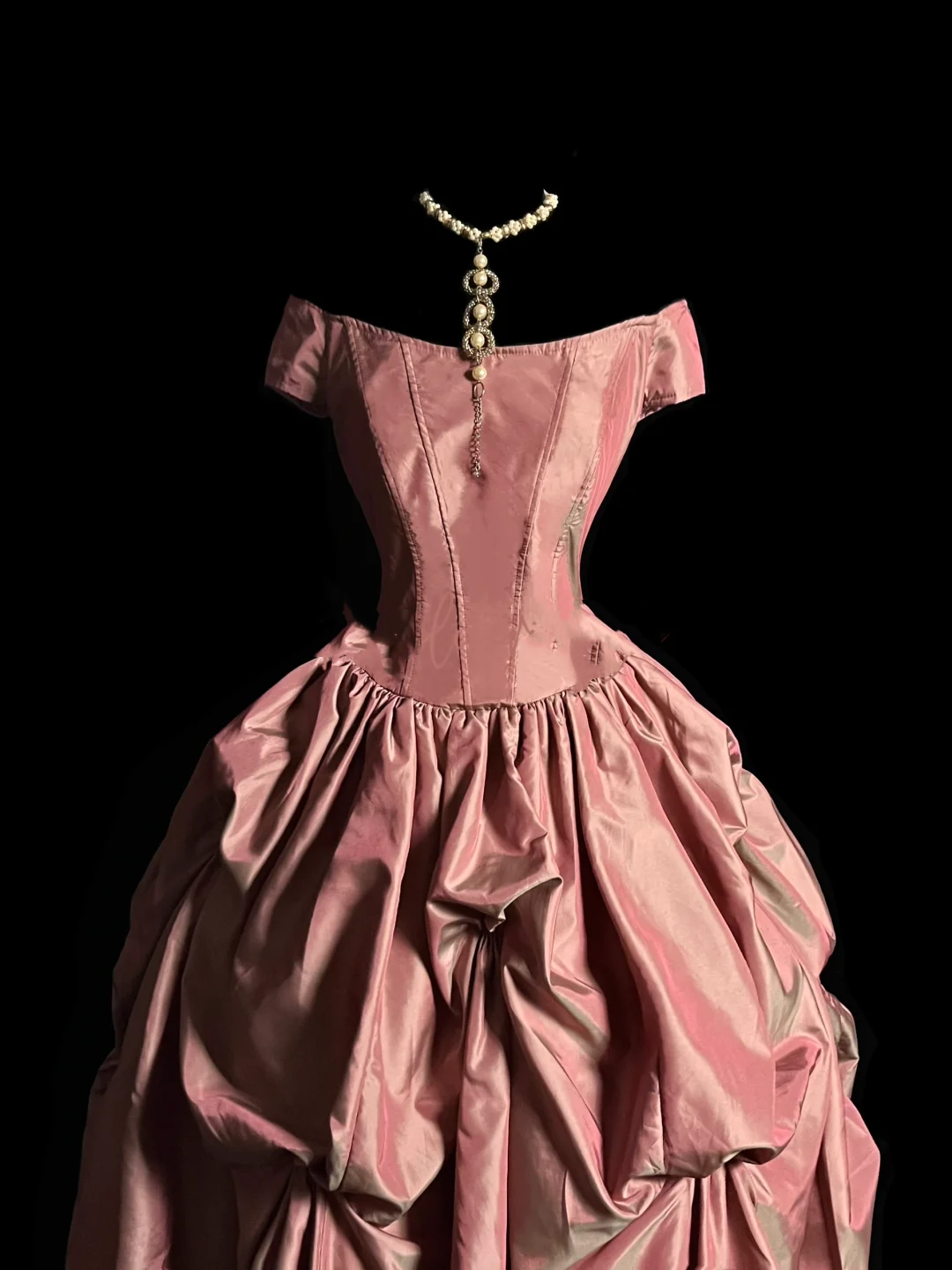 Bescheidenes Ballkleid aus schulterfreiem rosa Taft, langes Ballkleid, Partykleid, Abschlusskleider, Sweet 16-Kleid, DP2041