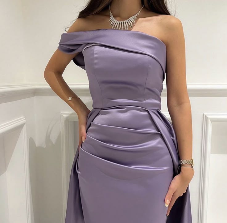 Jolie robe de soirée sirène asymétrique en satin lilas, tenue de soirée formelle pour les invités de mariage, tenue d'été DP2131