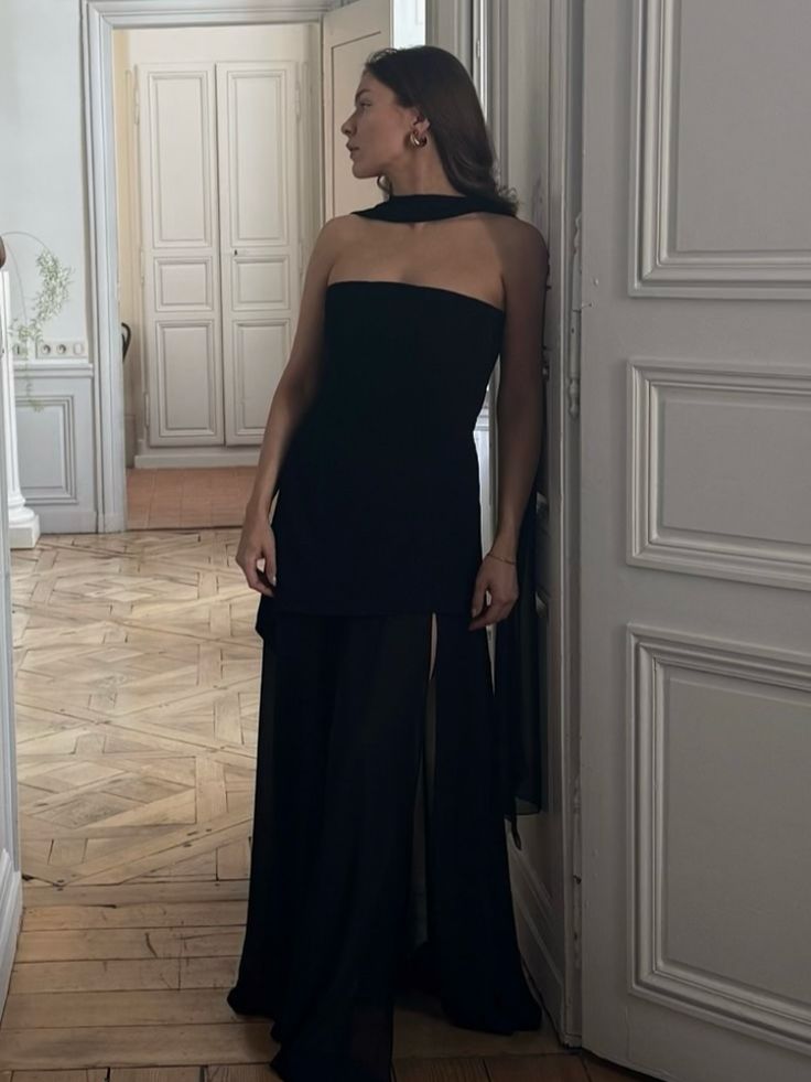 Robe de bal simple en satin noir sans bretelles avec écharpe, tenue d'invitée de mariage d'été formelle, DP2171