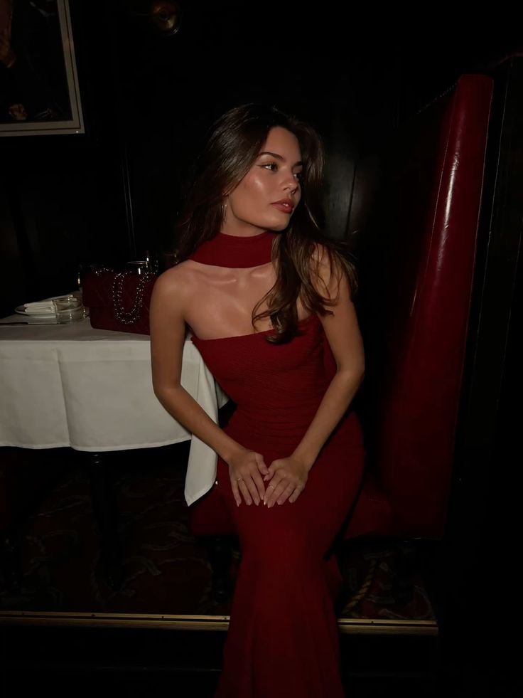 Pretty Sheath Strapless Burgundy Night Dinner Evening Dresses Formal Summer Wedding Guest Dresses With Scarf Wedding Guest Outfits DP2193