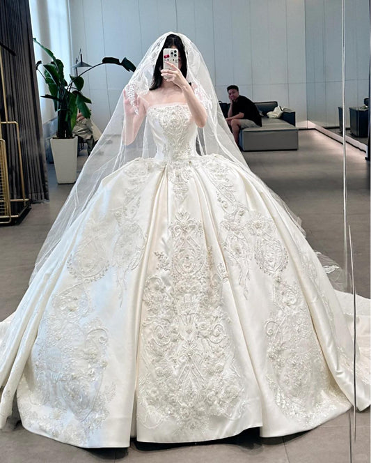 Elegant White Bridal Dress Strapless Ball Gown Satin Applique Wedding Dress Modest Bridal Gown DP2822