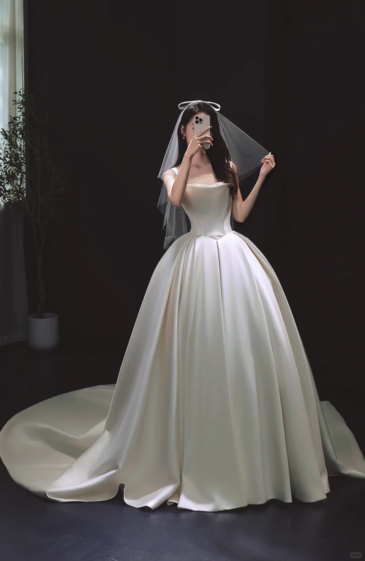 Glamour Spaghetti Strap White Wedding Dress Simple Ball Gown Satin Modest Bridal Gowns DP2868
