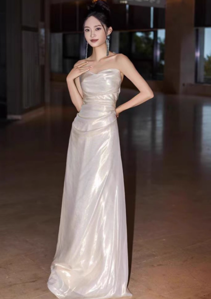 Süßes Ballkleid Spaghettiträger Silbergrau Mini Kurzes Formales Homecoming-Kleid Party Kurzes Ballkleid Hoco Kleider DH2684