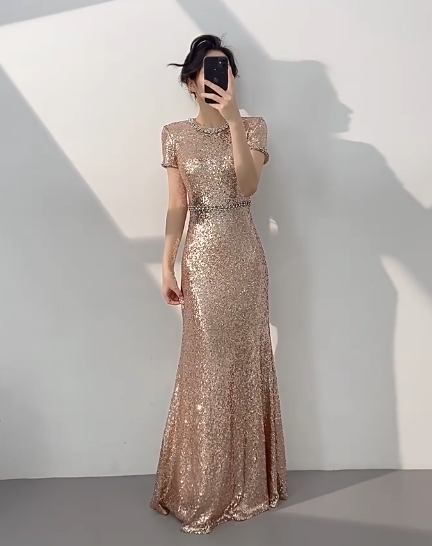 Elegant Champagne Jewel Sheath Mother of the Bride Dress with Sequined Short Sleeves Formal Evening Gown DP2963