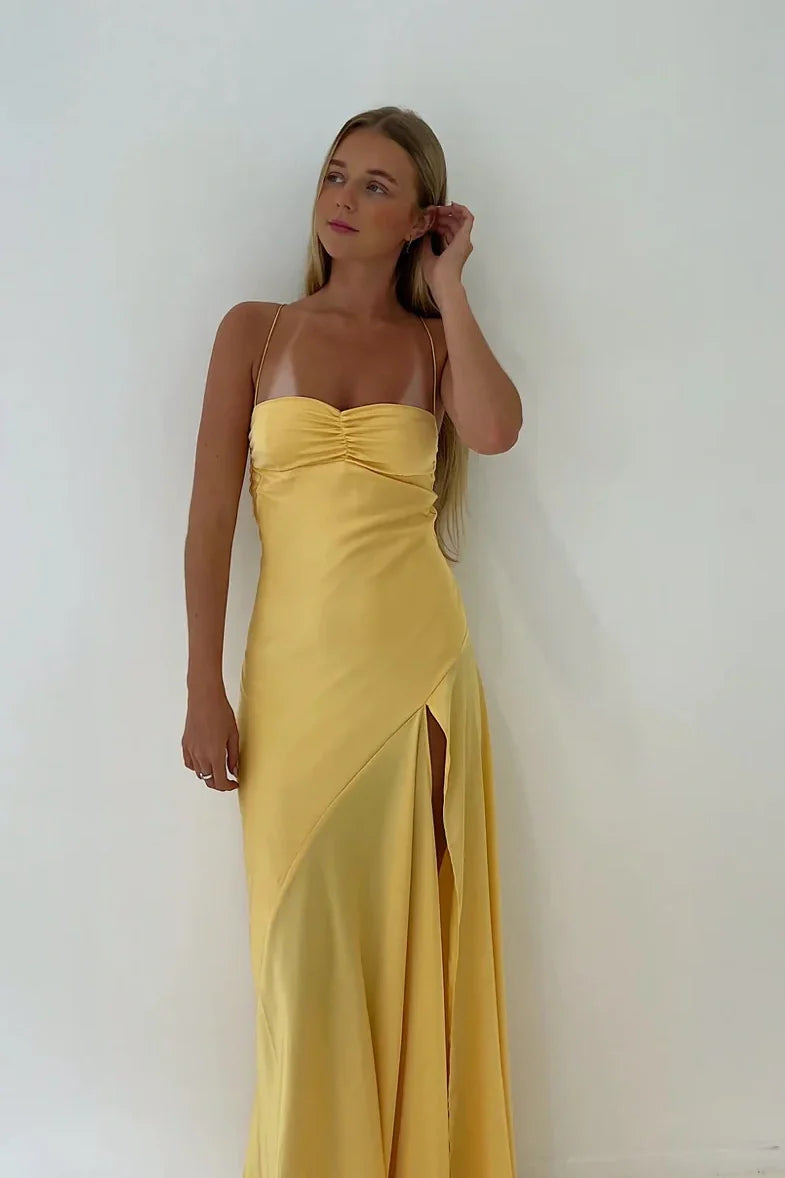 Robe de bal fourreau simple à bretelles spaghetti, robe de soirée longue rose avec fente sur le devant DP311
