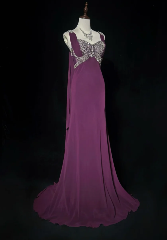 Vintage Strap Sheath Long Prom Dresses Elegant Rhinestone Chiffon Grape Evening Dresses DP3695