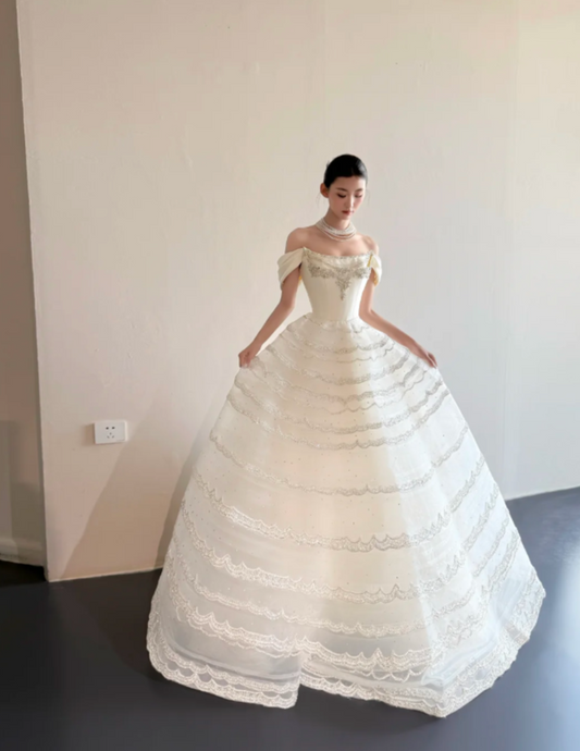 Gorgeous Off-the-shoulder A-Line Tulle Long Wedding Dresses White Bridal Gowns Short-sleeved Bridal Dresses DP3863