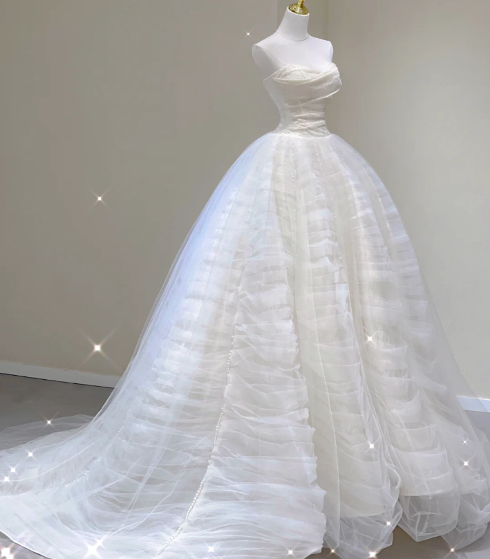 Einzigartige Ballkleid Sweetheart Satin Brautkleider Weiß Brautkleid DP440