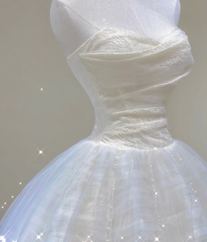 Einzigartige Ballkleid Sweetheart Satin Brautkleider Weiß Brautkleid DP440