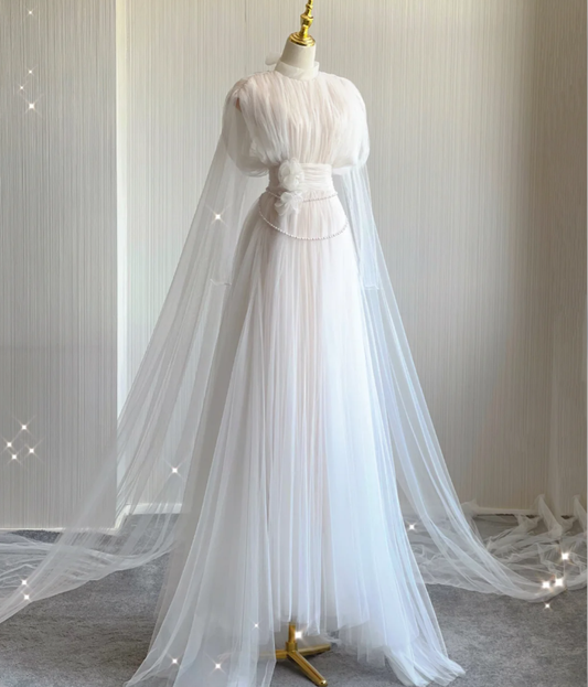 Einzigartiges A-Linien-Hochzeitskleid mit hohem Ausschnitt und Tüll in Weiß, langes Brautkleid DP443