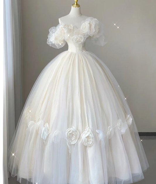 Zeitloses Ballkleid mit schulterfreien kurzen Ärmeln und Tüllblumen, Brautkleider, Brautkleider DP444