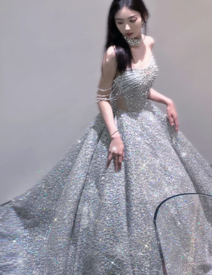 Hübsches Ballkleid Trägerloses Pailletten Langes Silbernes Ballkleid Funkelnde Abendkleider DP451